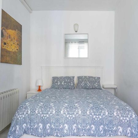 Acogedor Y Centrico Estudio Apartment Madrid Luaran gambar