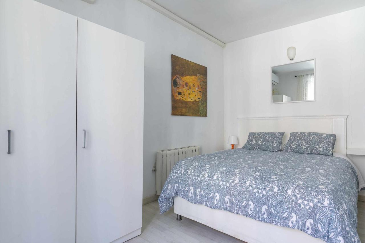 Acogedor Y Centrico Estudio Apartment Madrid Luaran gambar